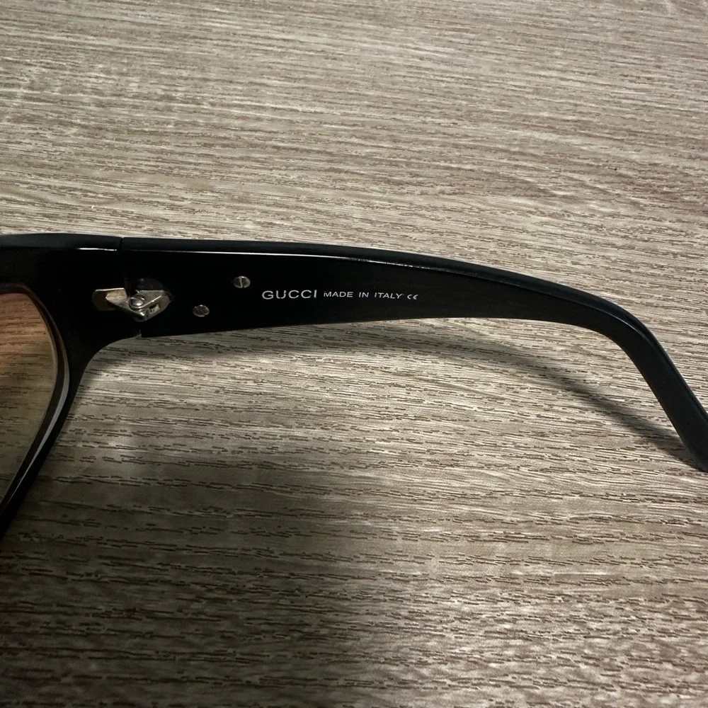 💯Authentic Gucci Black/Gold-tone  Sunglasses-Vintage but in great used condition - Picture 7 of 10